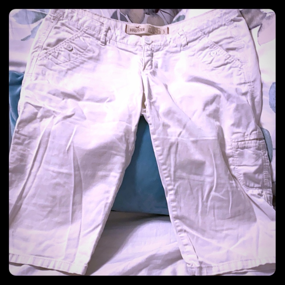 Hollister white capris